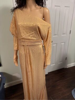 Elegant One-Shoulder Gold Sequin Evening Dress